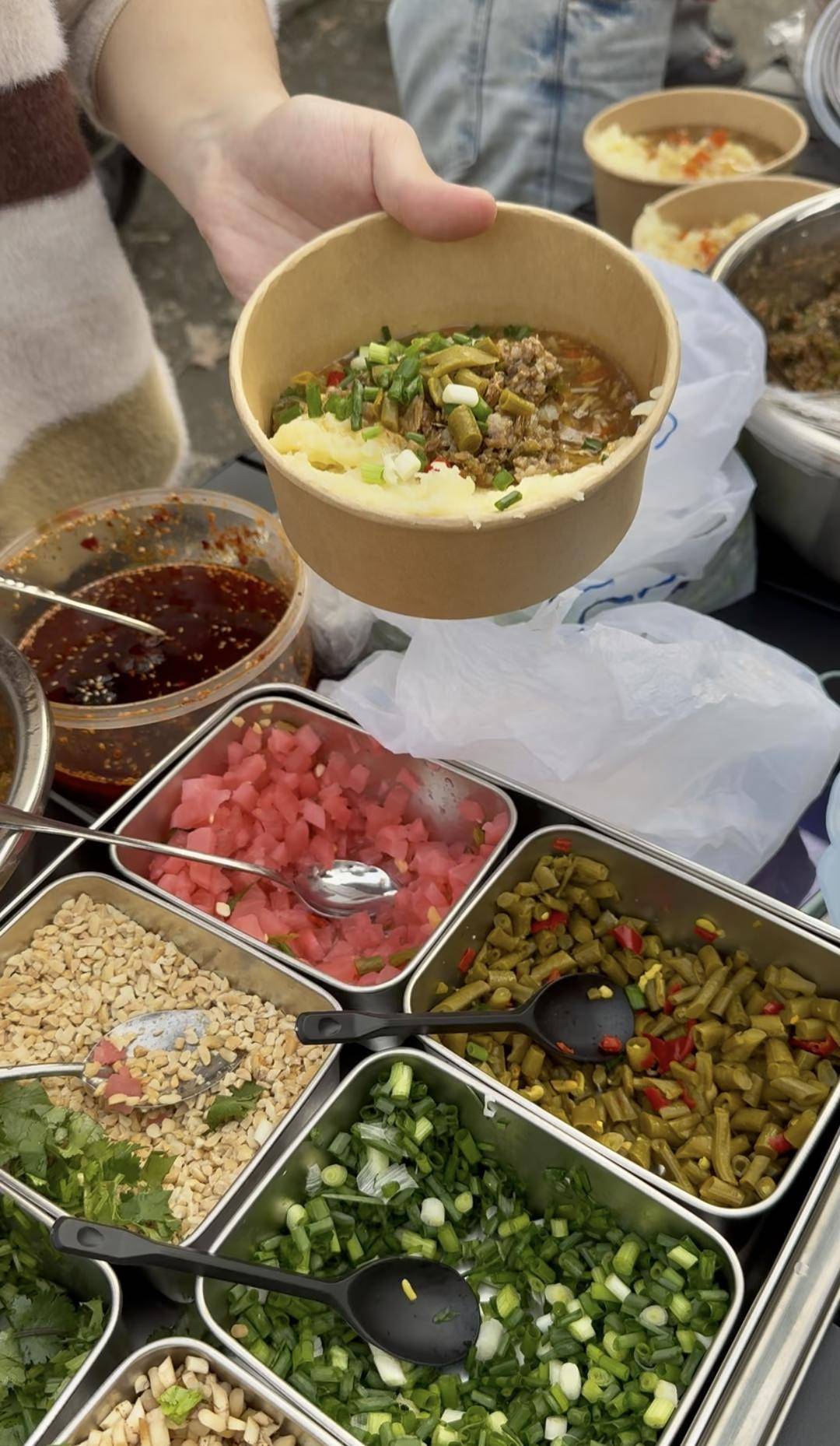 皇冠信用網如何注册
_985研究生退学摆摊卖土豆泥日入700元:过自己想要的生活|封面头条