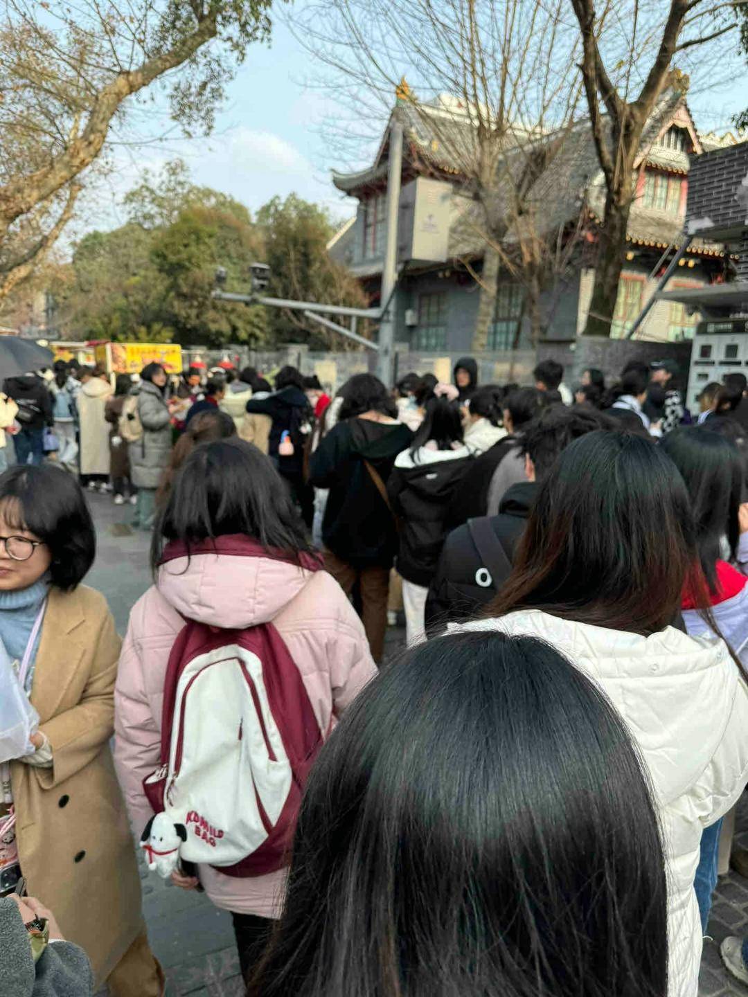 皇冠信用網如何注册
_985研究生退学摆摊卖土豆泥日入700元:过自己想要的生活|封面头条