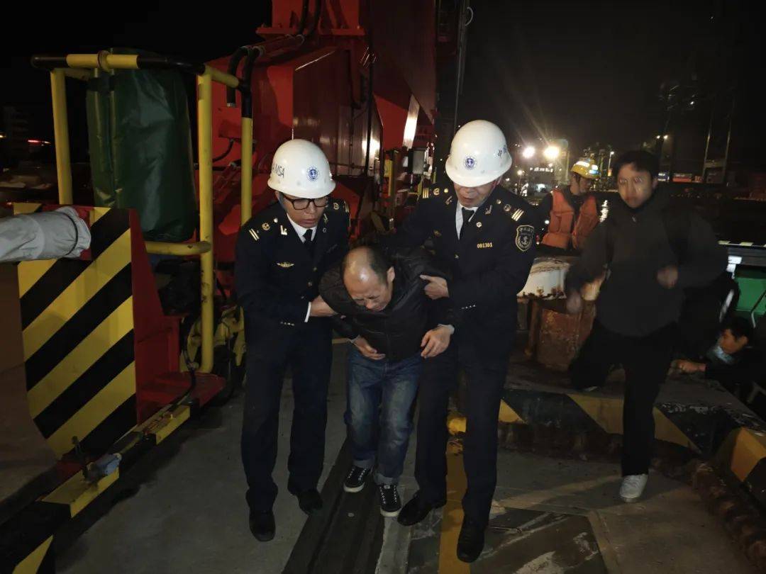 皇冠信用网押金多少_汕头海事局党组书记、局长陈楚坤到广澳海事处开展准军事化管理试点工作督导调研