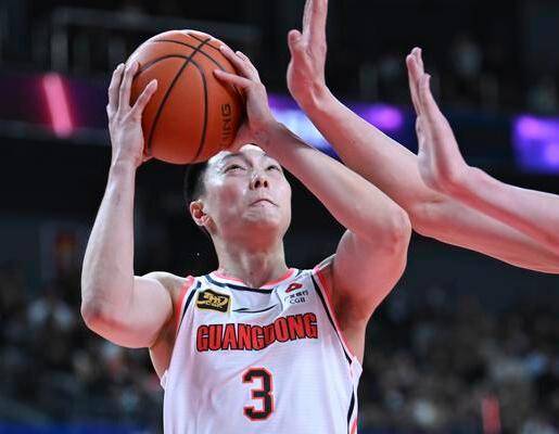 皇冠信用網需要押金吗_胡明轩11+6胡金秋缺阵 广东赢球终结广厦6连胜