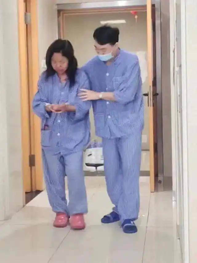 皇冠信用网APP下载_男子割肝救妻10个月后妻子去世：不后悔皇冠信用网APP下载，我不救她谁救她