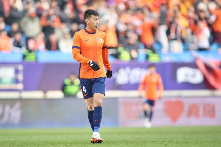 皇冠信用網APP下载_下一轮还怎么踢？青岛海牛一场比赛折损3名主力皇冠信用網APP下载，1人伤退+2人红牌