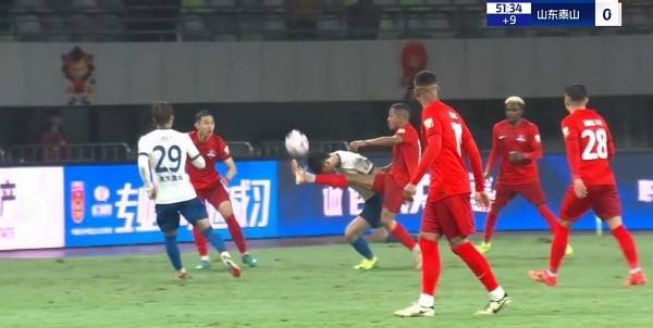 体育皇冠信用網_半场-杨超声精彩倒钩罗德里格传射 梅州客家暂3-1山东泰山