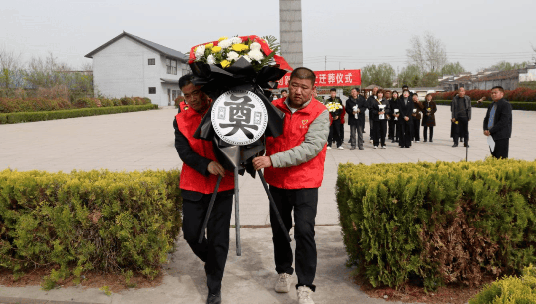 皇冠信用網在线申请_实弹演习中不幸牺牲皇冠信用網在线申请，商丘籍刘新纪烈士骨灰安葬回乡