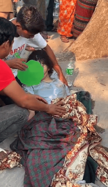 皇冠登3代理申请
_“我女朋友脚筋断了皇冠登3代理申请
，希望能回国治疗！”曼德勒一倒塌酒店还有华人被困，急盼救援