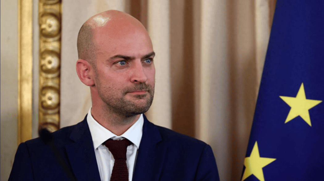 怎么开通皇冠信用开户_法国专机离华怎么开通皇冠信用开户，临走前拿到想要的，马克龙对美态度引全球关注