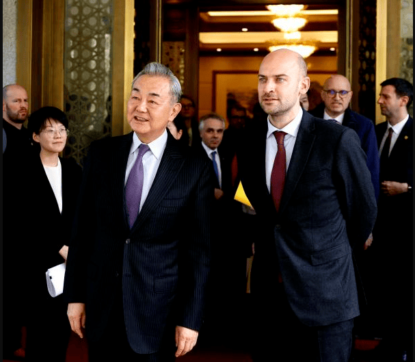 怎么开通皇冠信用开户_法国专机离华怎么开通皇冠信用开户，临走前拿到想要的，马克龙对美态度引全球关注