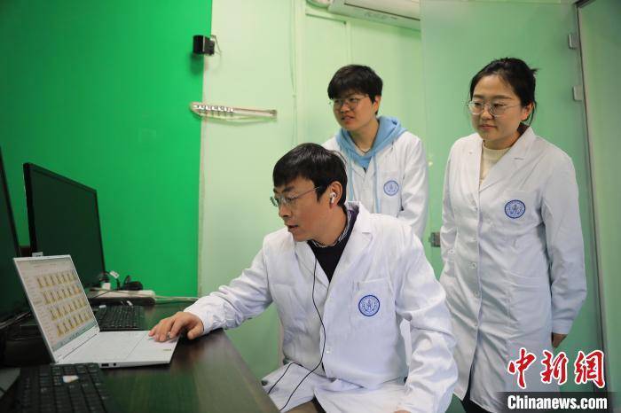 皇冠足球平台代理_四川大学师生利用生成式AI技术为205名烈士复原容貌