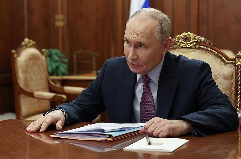 皇冠信用网哪里申请_俄罗斯突遭猛烈轰炸！普京对华求援皇冠信用网哪里申请，帮不帮？中方12个字回应