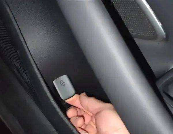 皇冠信用网怎么租_小米爆燃事故再追问：AEB、紧急开门为何失效皇冠信用网怎么租？电池到底来自哪里？