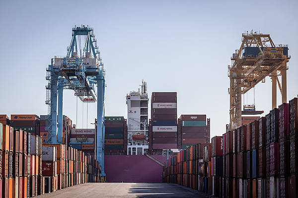 介绍个信用網网址
_欧盟内部出现分歧介绍个信用網网址
,西班牙和意大利反对报复美国