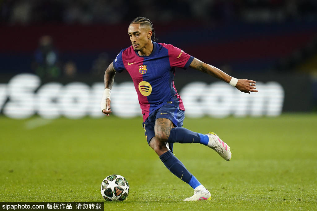 德国丙组联賽_欧冠-莱万2球弑旧主亚马尔拉菲尼亚破门 巴萨4-0多特