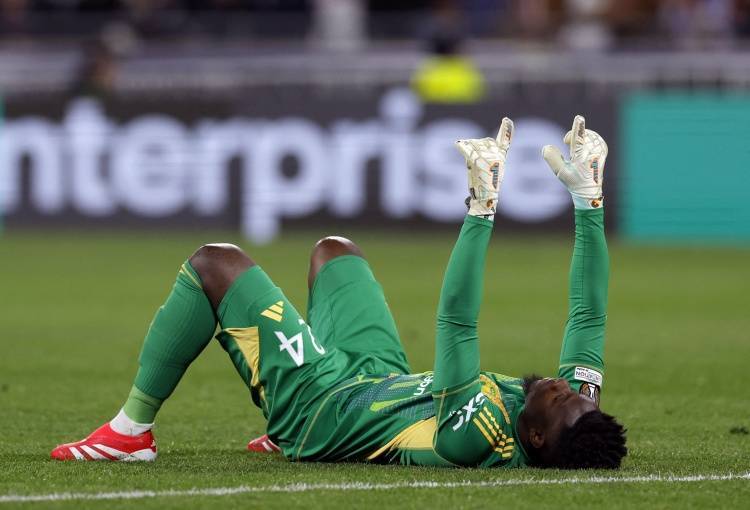 葡萄牙联赛U23-附加赛_曼晚评分：奥纳纳仅2分全队最低葡萄牙联赛U23-附加赛，约罗、B费、齐尔克泽8分最高