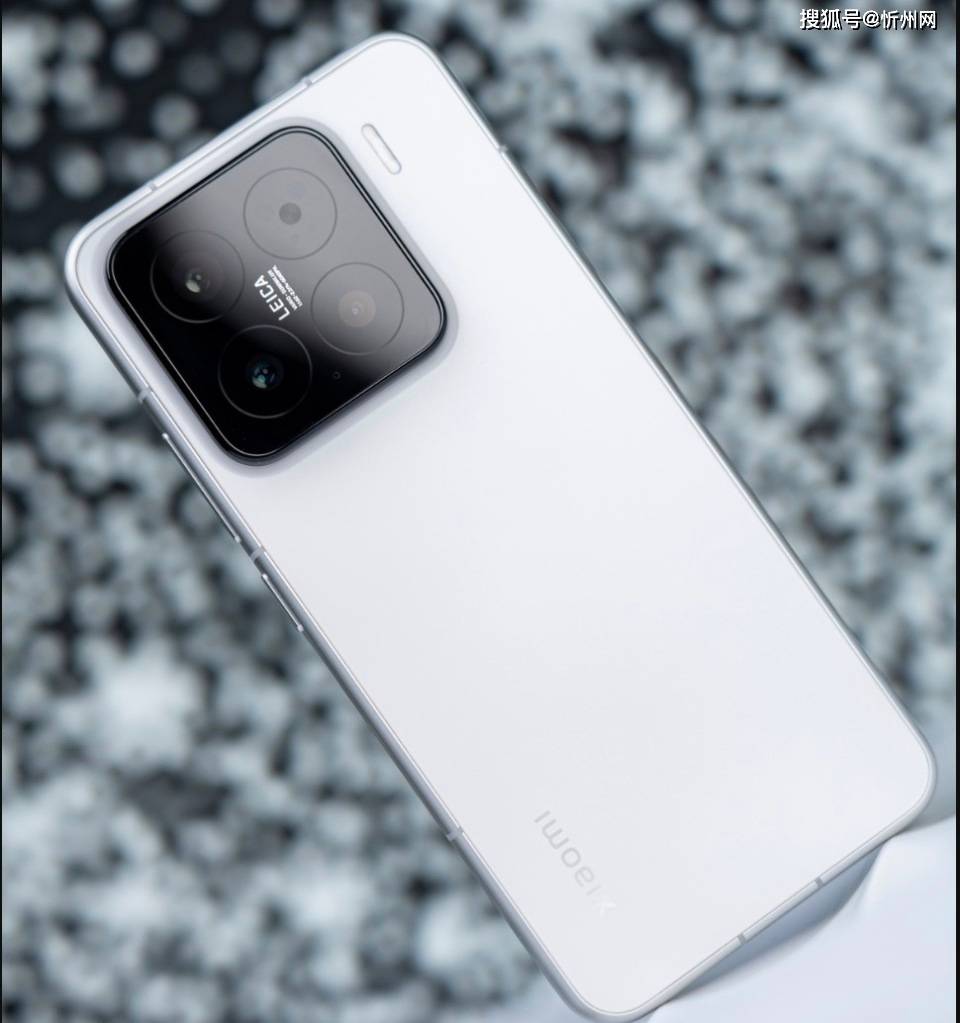 皇冠信用網会员_小米手机不甘示弱！小米15暴跌821元皇冠信用網会员，骁龙8至尊版+5400mAh+IP68