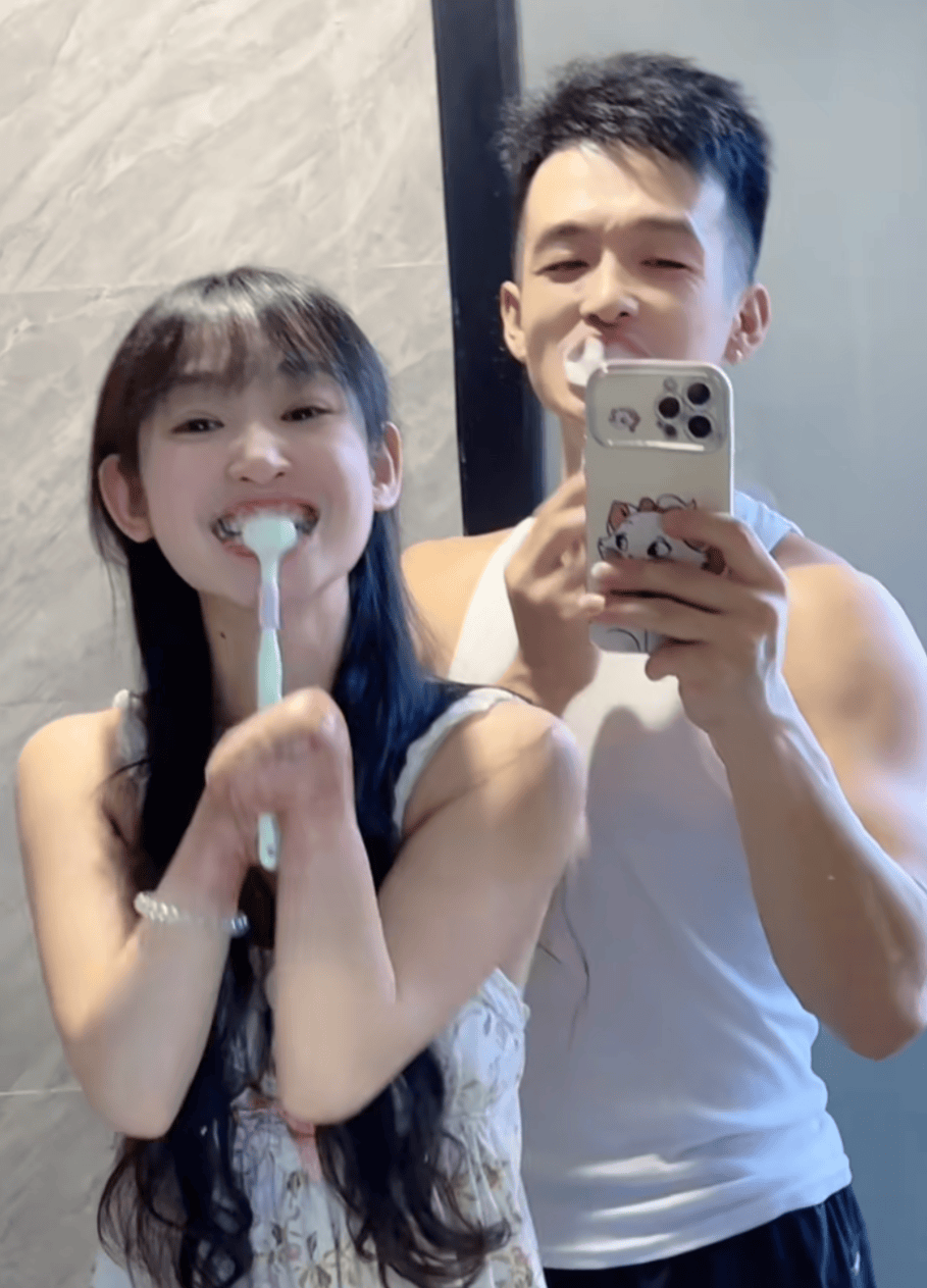 皇冠信用盘登2登3_00后“无手”女孩怀孕遭恶评皇冠信用盘登2登3，丈夫怒怼：有子宫就有资格做母亲