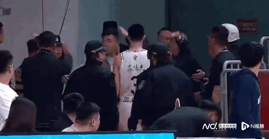 皇冠信用网登3代理
_八强战广东男篮再负山西皇冠信用网登3代理
,杜锋:胡明轩被罚下对我们伤害太大