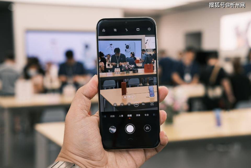 体育皇冠信用网
_华为再次妥协体育皇冠信用网
,不好卖就降价,16GB+512GB顶尖旗舰突降3600元!