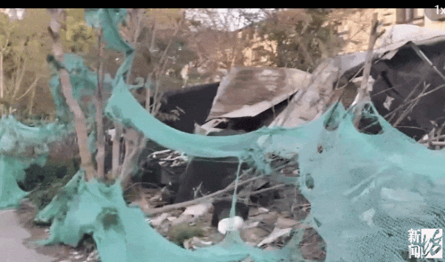 hga035会员注册
_存在8年无法去除hga035会员注册
!沪一小区居民犯愁:阵阵恶臭……怎么办?