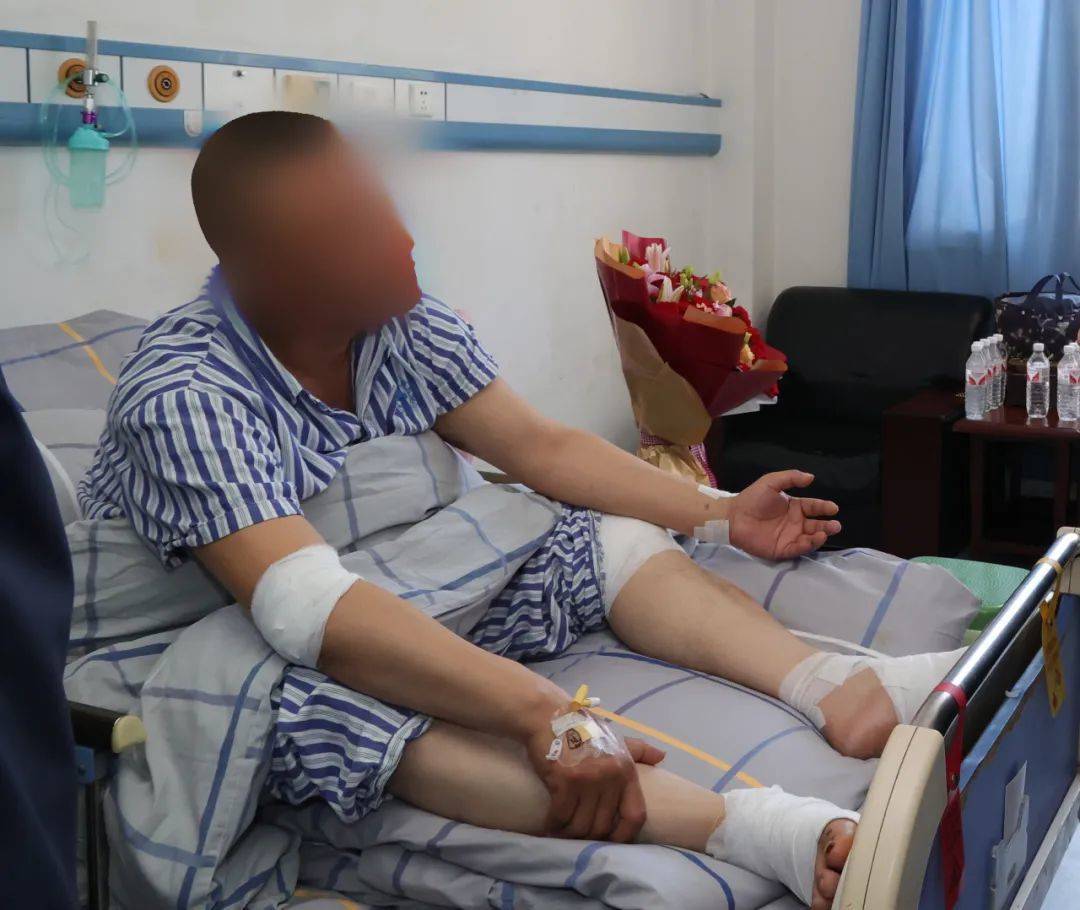 如何代理皇冠信用网_心疼如何代理皇冠信用网！56岁民警被毒贩拖行近200米