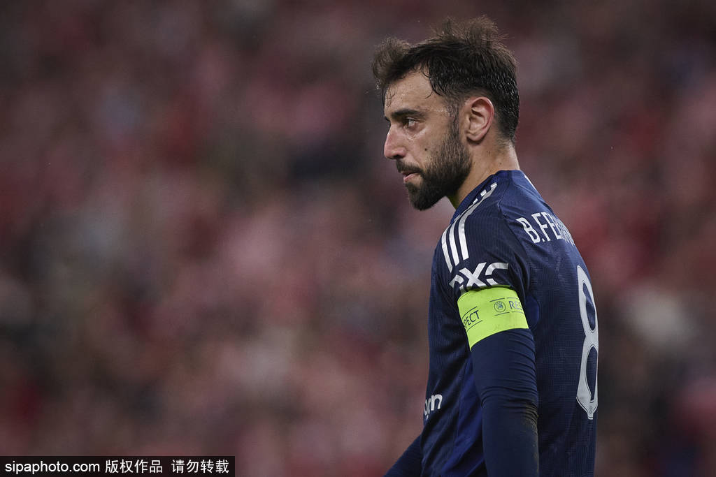 皇冠信用盘如何开户_欧联-B费双响卡塞米罗破门 曼联3-0十人毕巴占先机