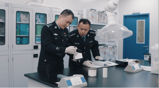 皇冠信用盘开户_苏州民警严方：840余万枚指纹、9000余起案件皇冠信用盘开户，他在方寸间寻找真相