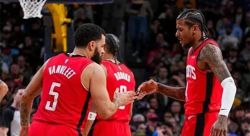 皇冠信用盘登3代理申请_也要抢7！火箭G6压制勇士皇冠信用盘登3代理申请，3人立大功，乌度卡果然有货