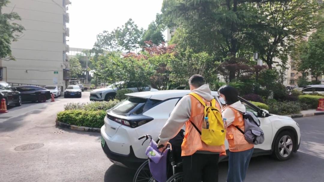 如何注册皇冠足球代理_上海确认：正在试点！需求暴涨如何注册皇冠足球代理，男护士决定转行…爷叔激动：试了一次，就一发不可收拾