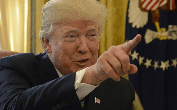 皇冠代理登录地址_特朗普果然没牌了皇冠代理登录地址，连夜叫停：希望中美一笔勾销？中方不吃这一套