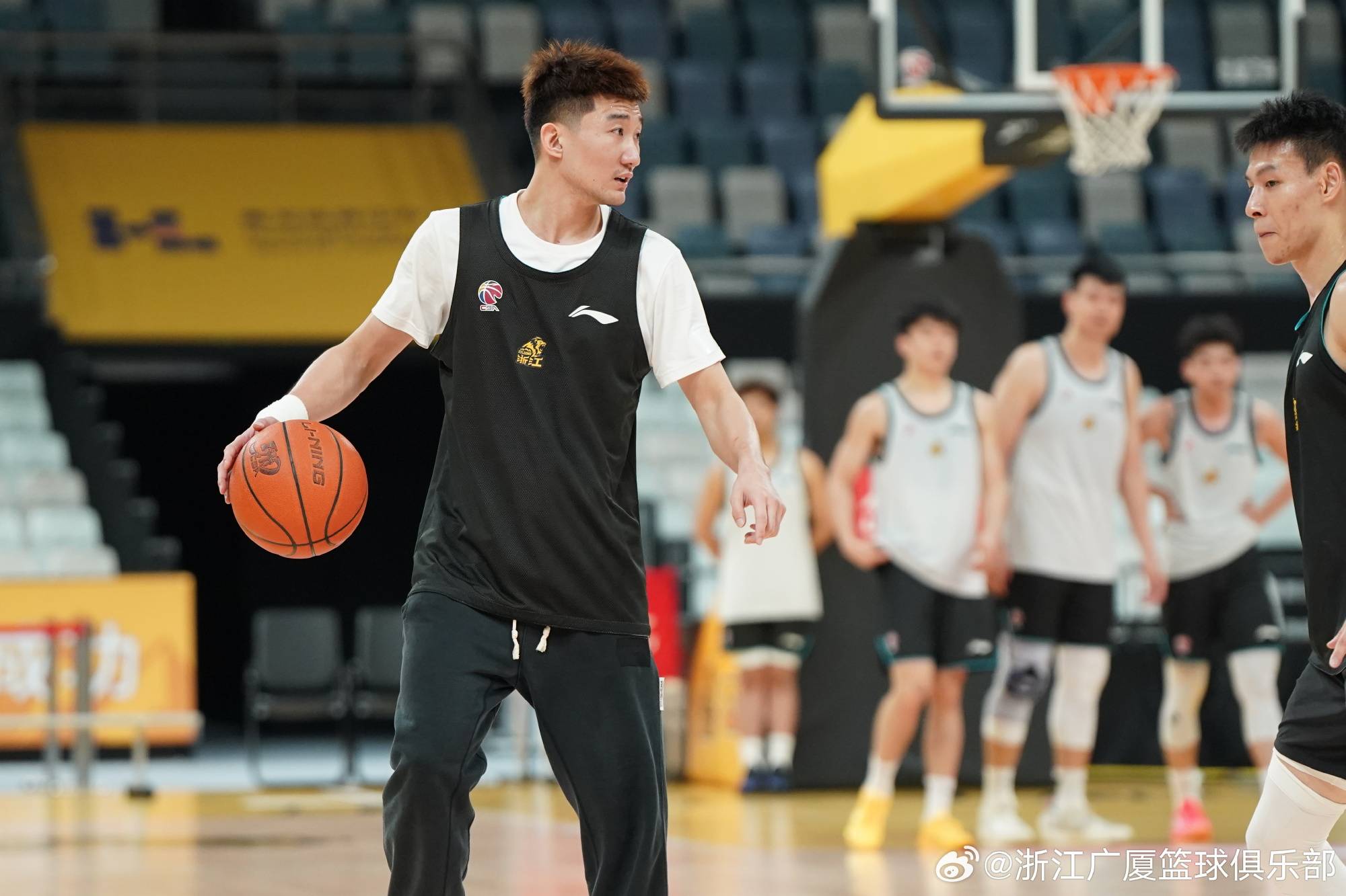 皇冠信用盘正网_总决赛前瞻：广厦冲队史首冠 曾凡博伤缺北京影响大