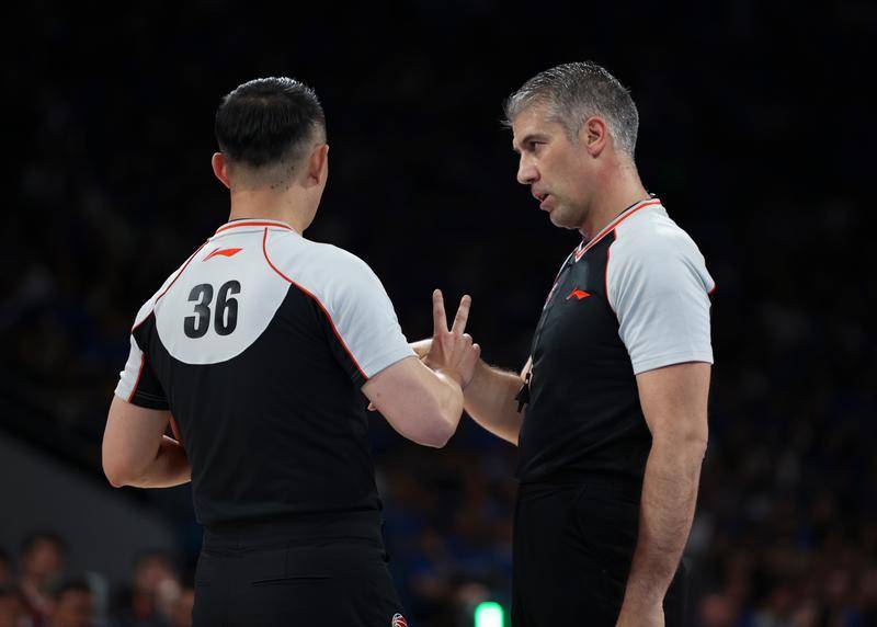 皇冠信用網怎么弄_曝CBA总决赛裁判配置升级 将由三名外籍裁判执法