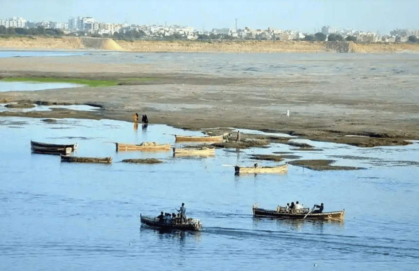 皇冠信用出租_金灿荣：印军战机被歼-10打成渣了皇冠信用出租，这是对印度霸权主义的一次痛击！