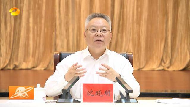 皇冠信用出租足球
_及时处理“躺平式”干部皇冠信用出租足球
!湖南省委书记走进学校食堂和居民家中