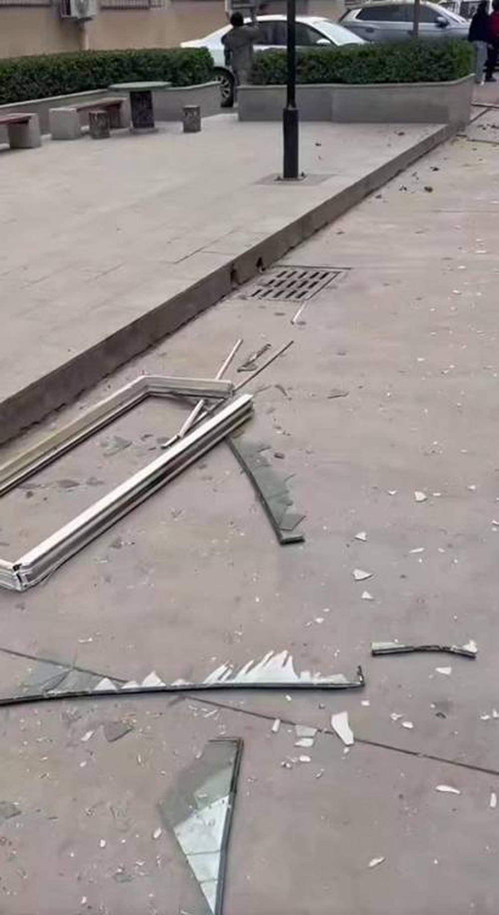 皇冠信用网代理_山西汾阳一男子清早回家抽烟时引发闪爆皇冠信用网代理，多户窗玻璃被震碎