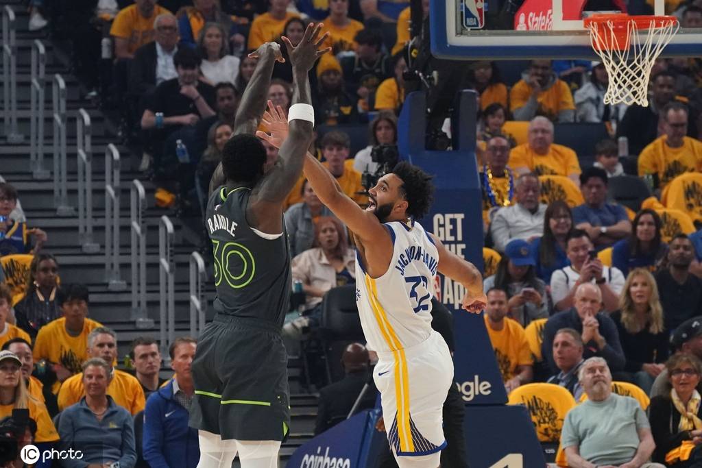 皇冠信用網会员_爱德华兹36分巴特勒33+7+7 勇士再负森林狼总分1-2