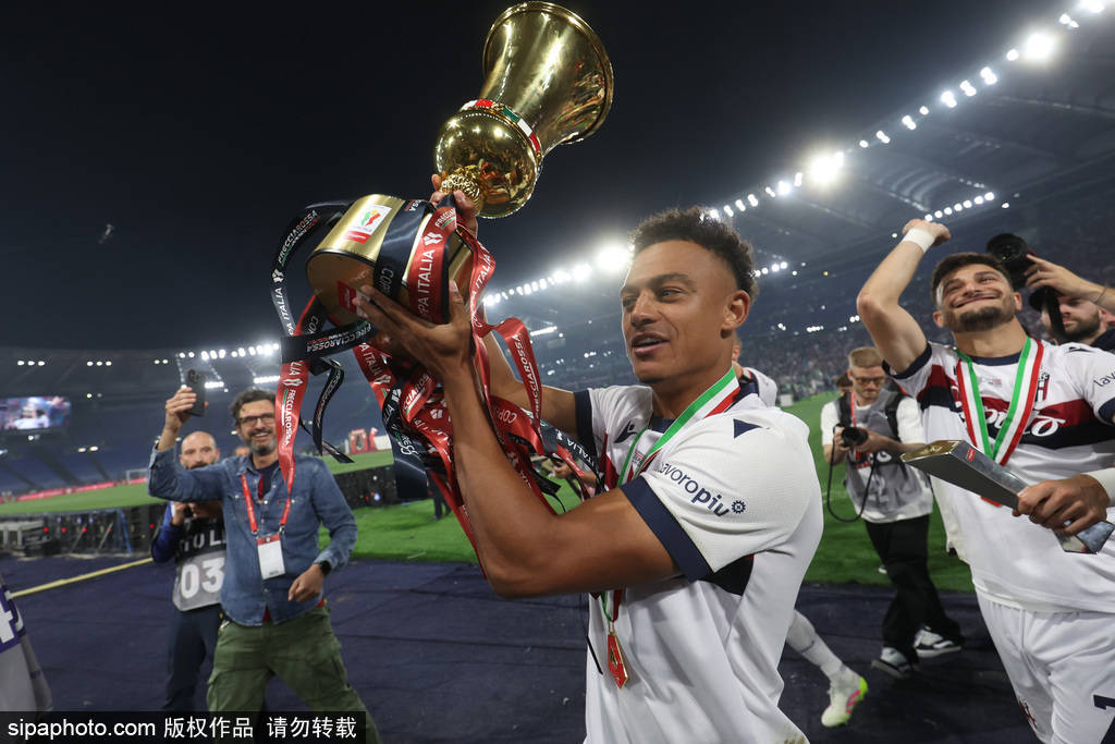 皇冠足球平台申请_意杯-博洛尼亚1-0米兰时隔51年夺冠 获欧联杯资格