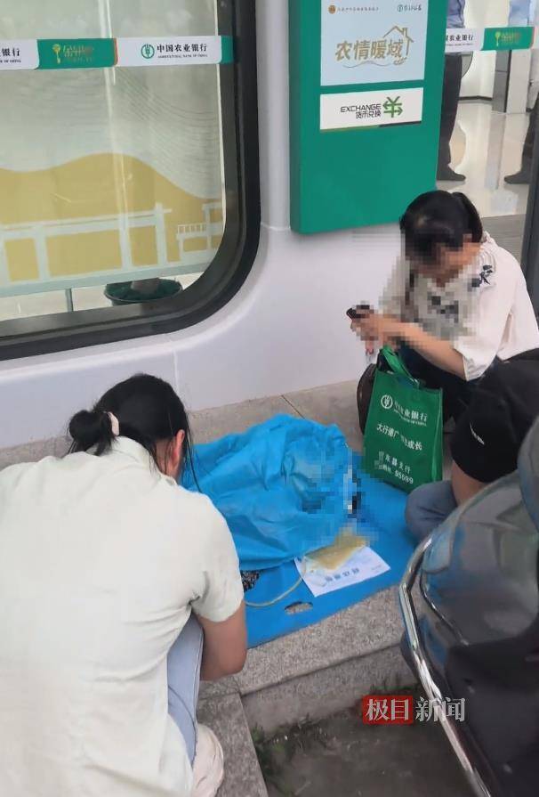 皇冠信用網结算日_家属称重病妇女被要求“本人到银行”才能取款皇冠信用網结算日，办理业务过程中人突然去世，株洲多方回应