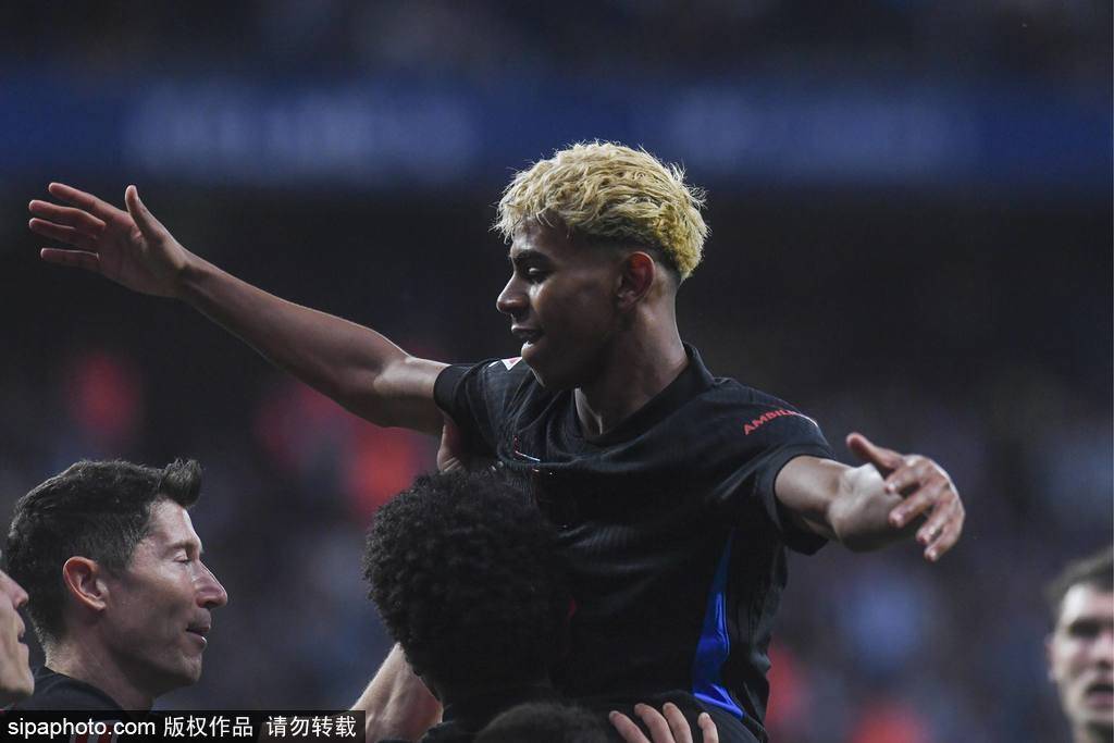 皇冠信用網开户_西甲-亚马尔世界波+传射 巴萨2-0西班牙人提前2轮夺冠