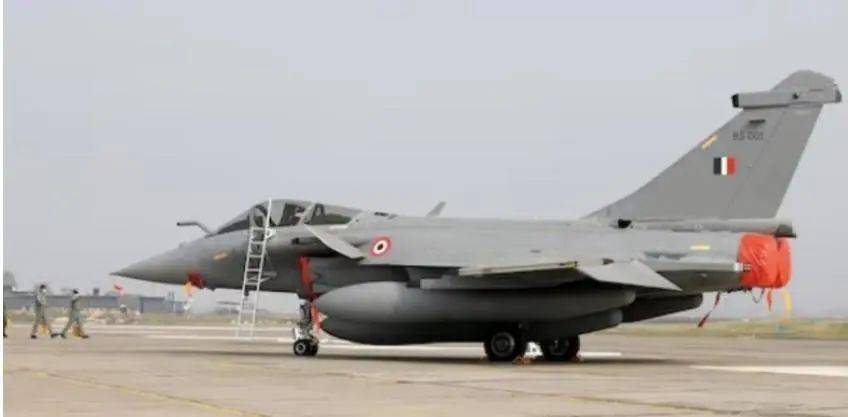 皇冠信用網网址_印度想炸毁歼10C皇冠信用網网址，24小时内，巴铁发起雷霆反击，新德里发生爆炸