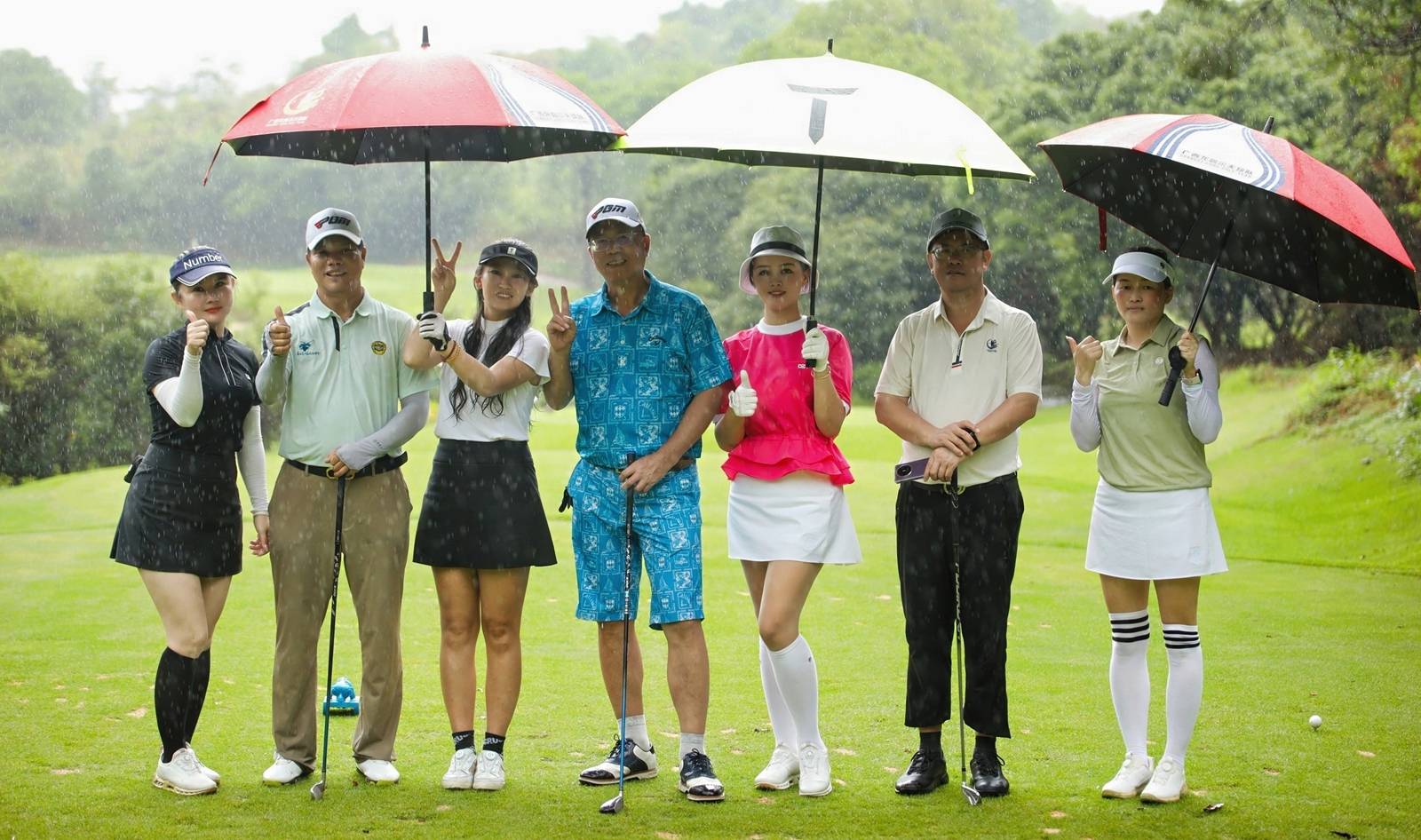 皇冠信用网会员注册_欧亚高尔夫球总会领导莅邕暨广西龙高尔夫球队联谊赛