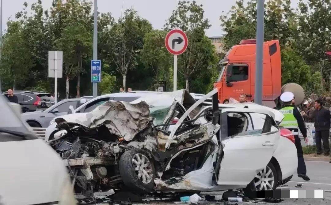 皇冠代理登3平台
_夫妻被酒驾者撞死皇冠代理登3平台
,孩子:以为是梦,想爸爸妈妈