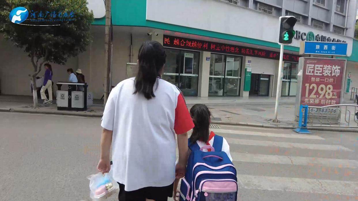 皇冠代理登3平台
_夫妻被酒驾者撞死皇冠代理登3平台
,孩子:以为是梦,想爸爸妈妈