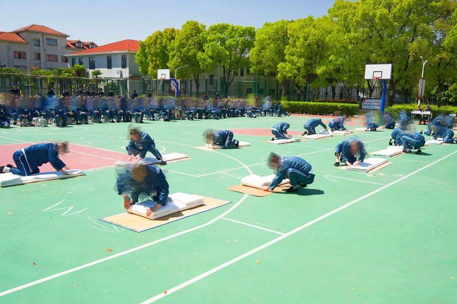 如何代理皇冠信用网_男子在上海监狱服刑11年如何代理皇冠信用网，出狱前才得知两位家人已病逝...极大生活困境，他深深担忧→