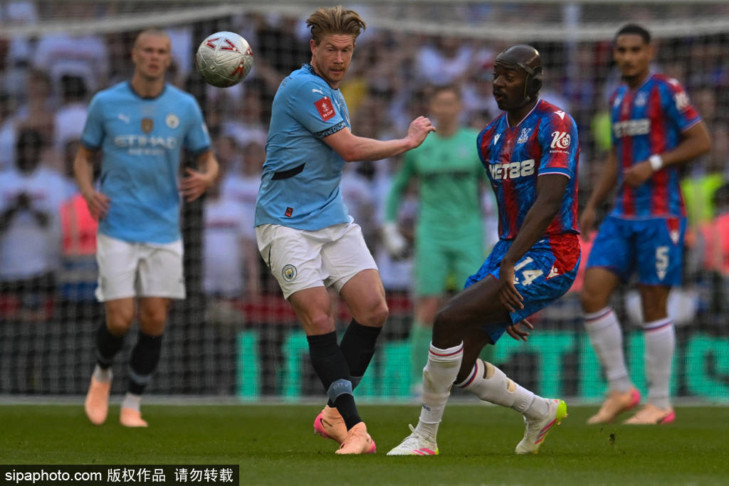 皇冠信用网会员开户_瓜帅掀桌！“再塞人我就走！”曼城阵容危机皇冠信用网会员开户，丁丁今夏必走？英超要变天！