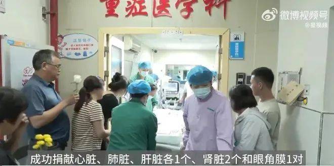 皇冠信用网怎么代理_年仅22岁！小伙摔倒以为没事皇冠信用网怎么代理，7天后死亡！出现这些症状千万别忽视→