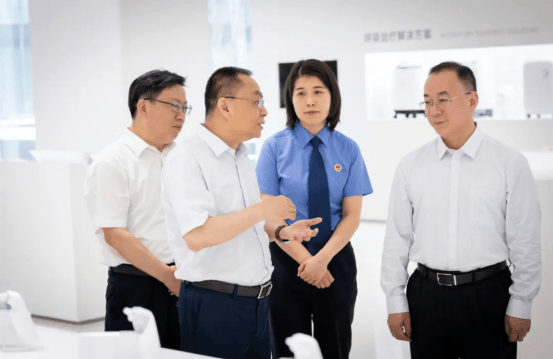 皇冠信用登2代理_江苏省检察院党组书记、检察长赵铁实调研指导镇江检察工作