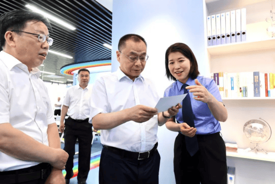 皇冠信用登2代理_江苏省检察院党组书记、检察长赵铁实调研指导镇江检察工作