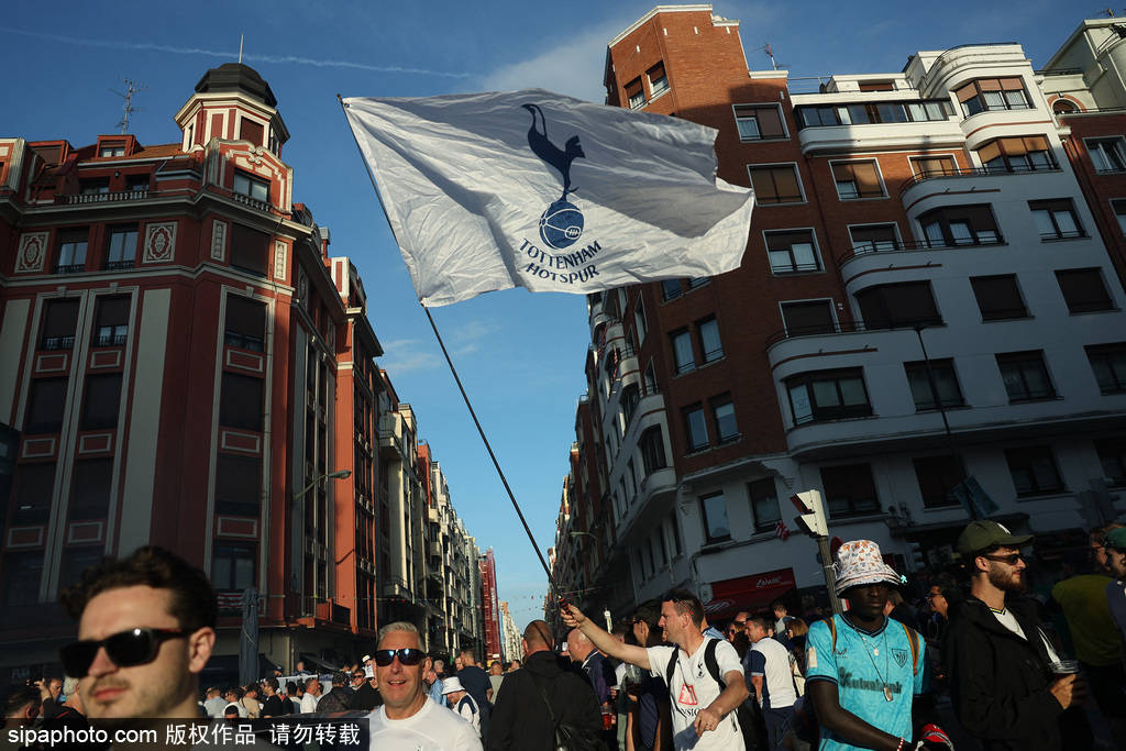 皇冠信用平台出租出售_费迪南德怒了！曼联欧联决赛丢球真凶曝光皇冠信用平台出租出售，卢克肖“背锅”？不，是他！