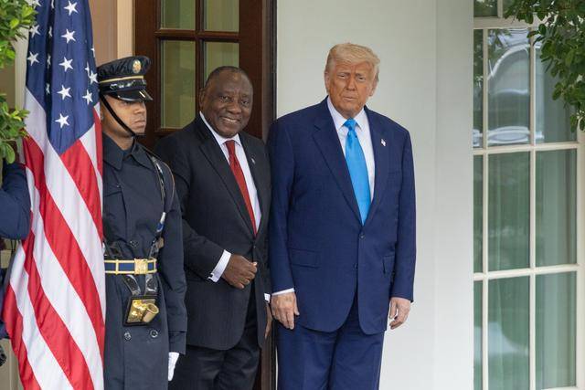 皇冠信用网出租代理_特朗普会见南非总统时起争执