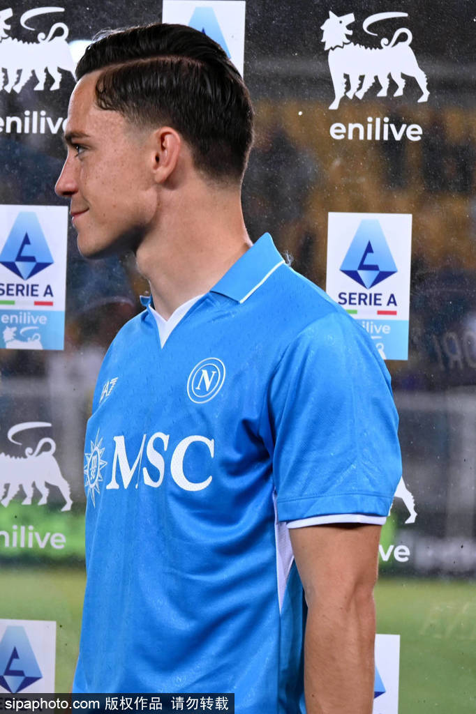 皇冠登3代理申请
_国米哭晕!孔蒂铁血那不勒斯笑傲意甲皇冠登3代理申请
,三年两冠谁与争锋?