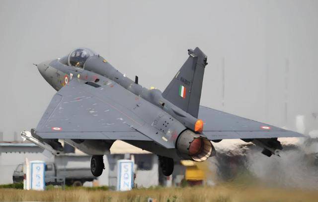 皇冠信用网会员_对上解放军皇冠信用网会员，印军能撑多久？12架歼20出动，实现五年前的预言